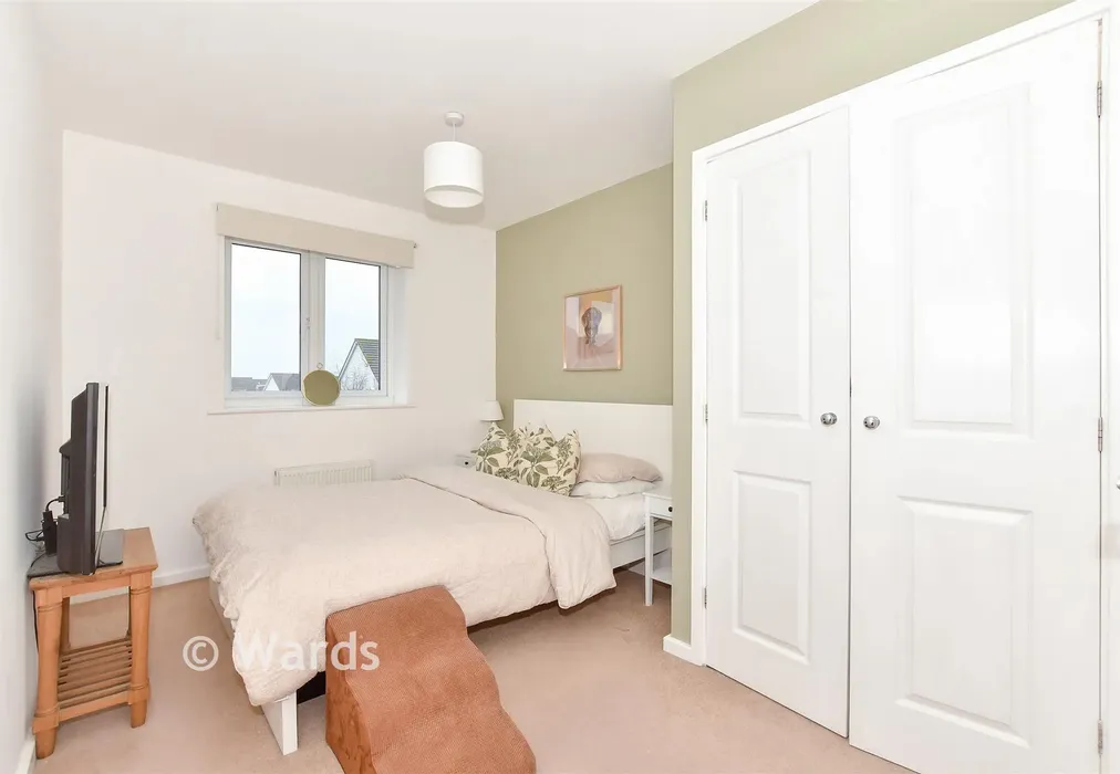 Bedroom 1 - Aurum Close, Whitstable, Kent - Wards of Kent