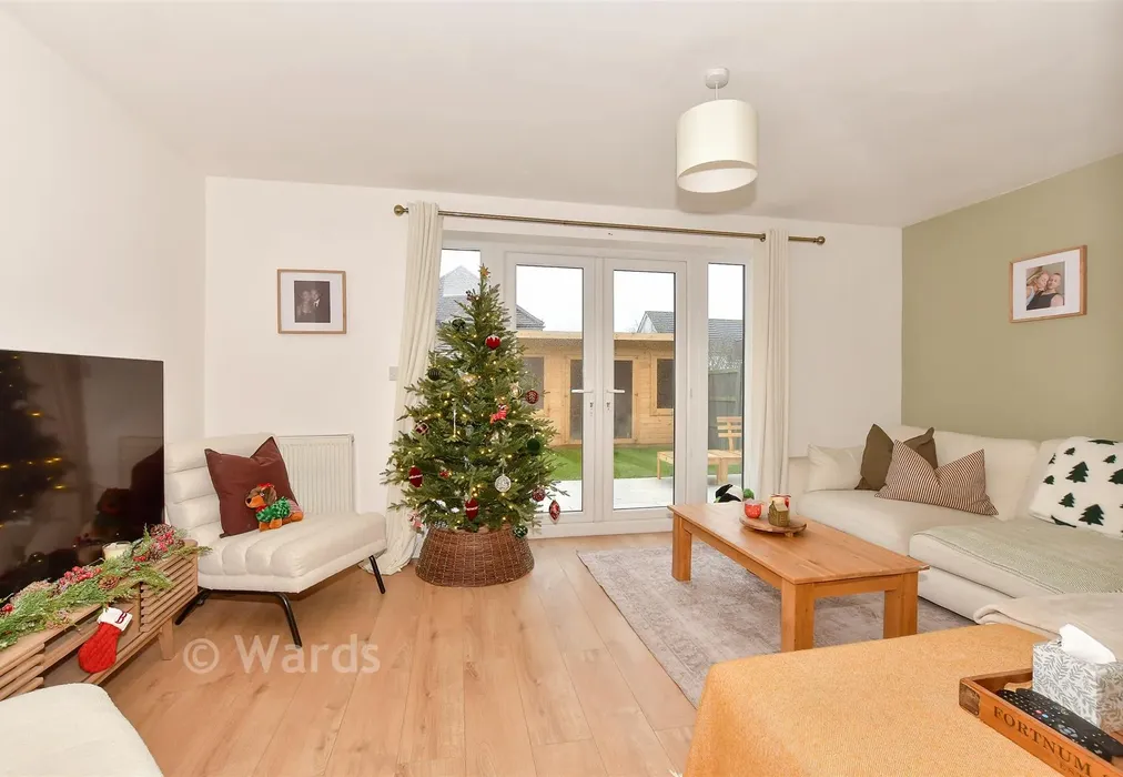 Lounge - Aurum Close, Whitstable, Kent - Wards of Kent