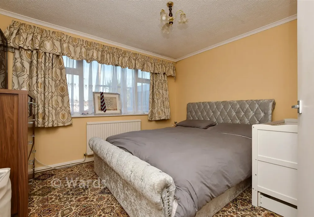 Bedroom 1 - Canterbury Road East, Ramsgate, Kent - Wards of Kent