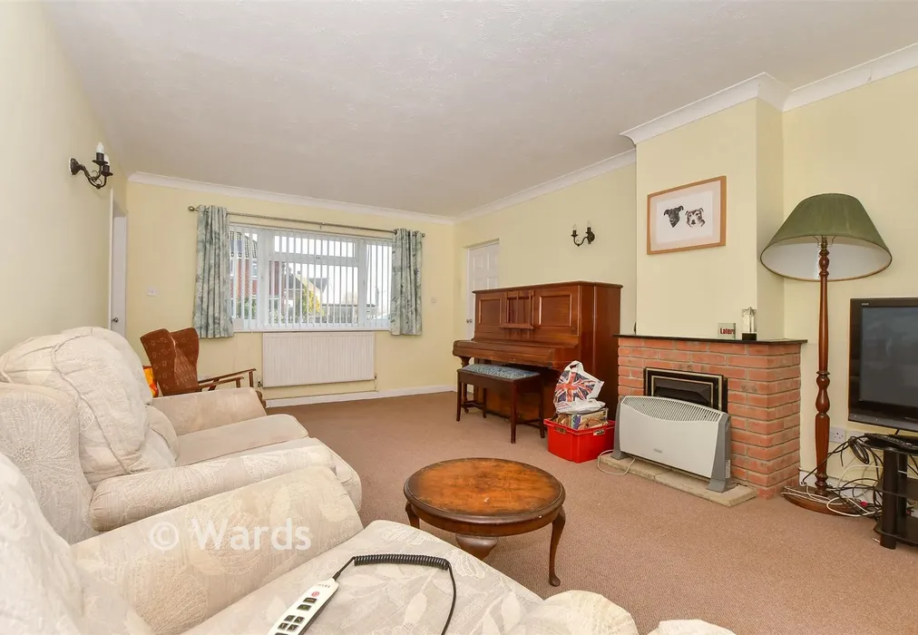 Lounge - St. Mary's Road, New Romney, Kent - Wards of Kent