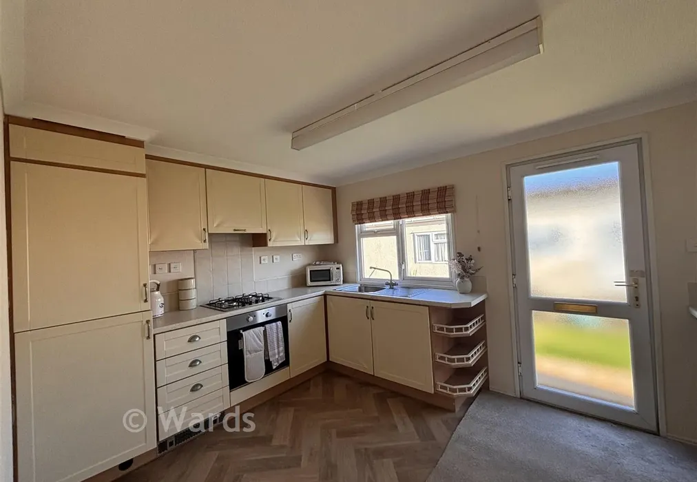 Kitchen 2 - London Road, West Kingsdown, Kent - Wards of Kent
