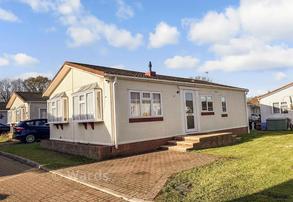Front - London Road, West Kingsdown, Kent - Wards of Kent