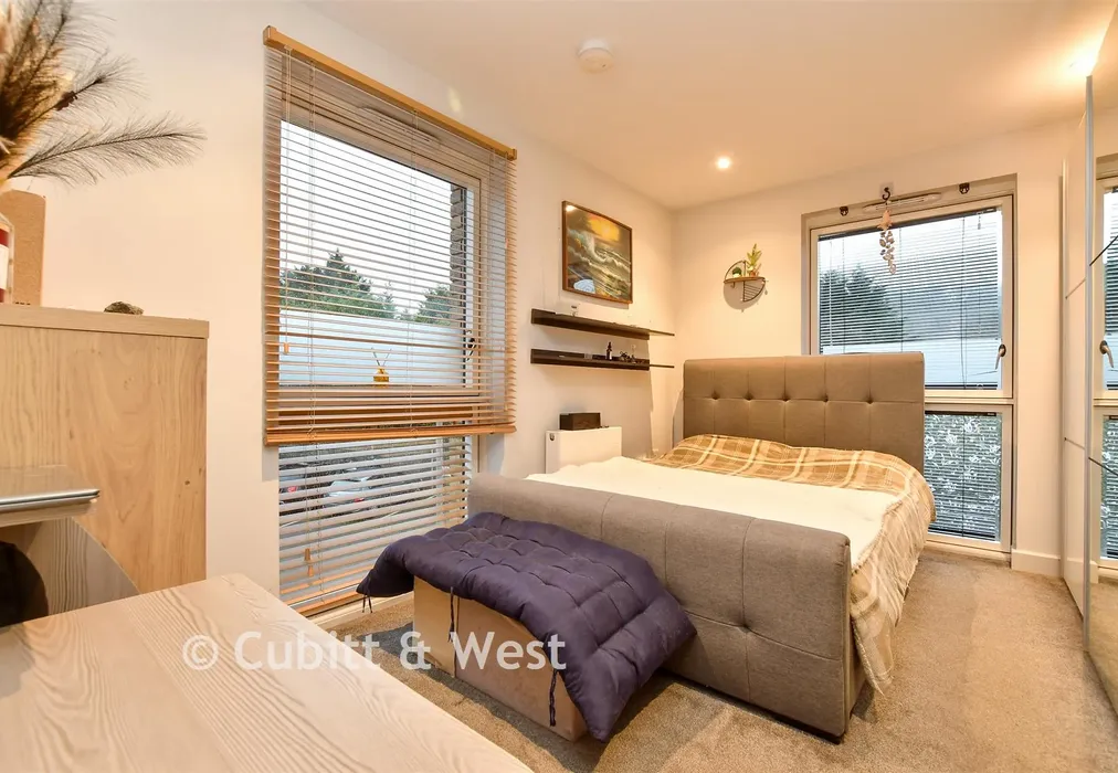 Bedroom 2 - Old Barn Lane, Kenley, Surrey - Wards of Kent