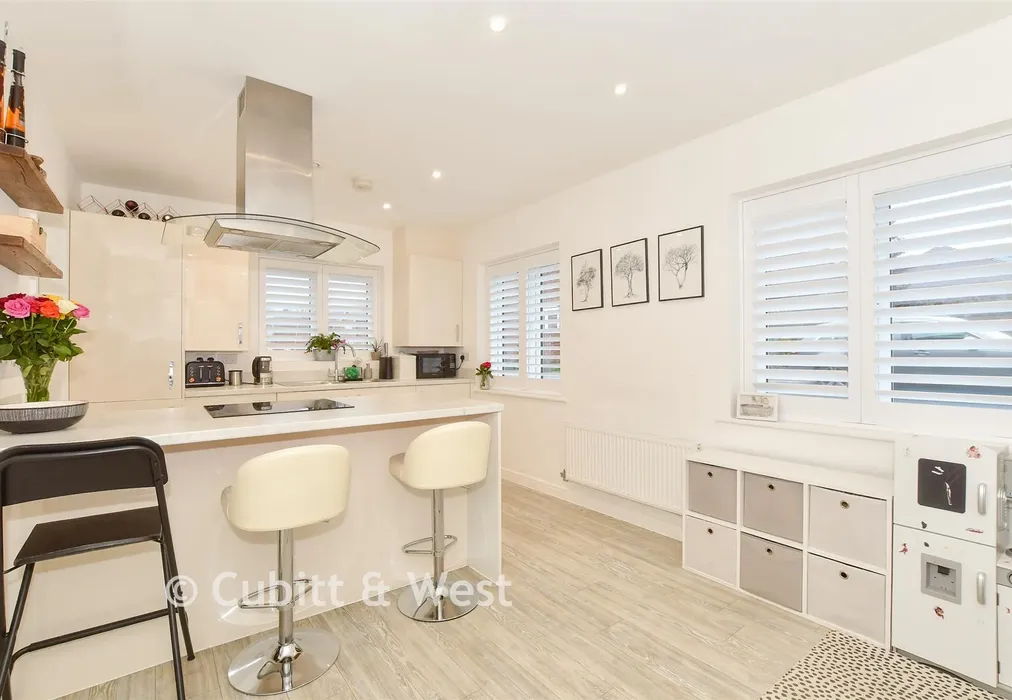 Kitchen - Barnfield, Billingshurst, West Sussex - Wards of Kent
