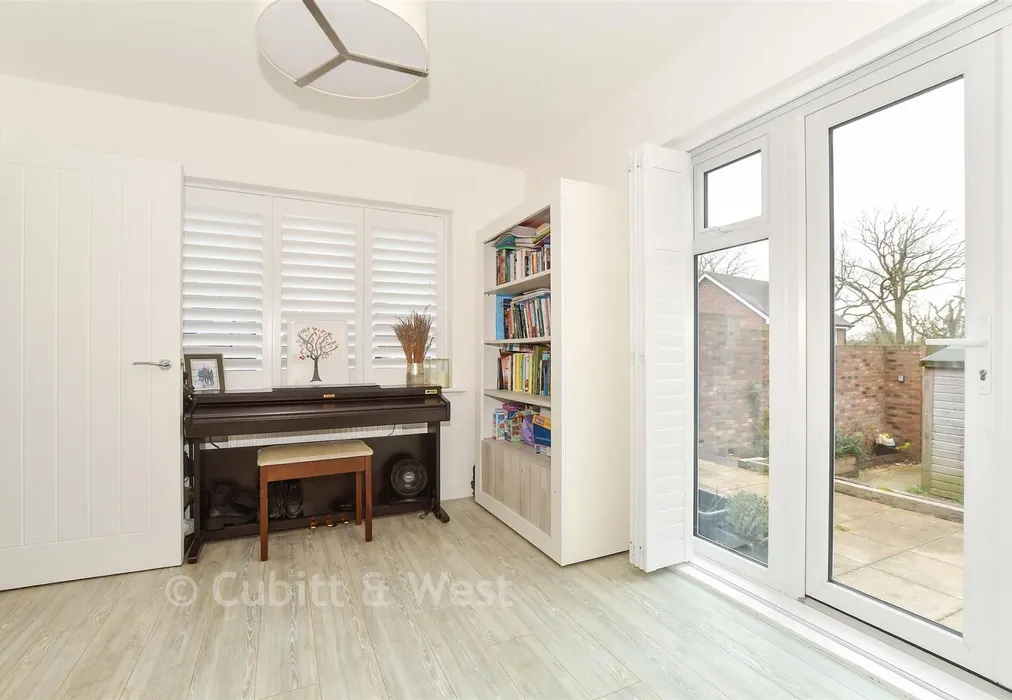 Lounge - Barnfield, Billingshurst, West Sussex - Wards of Kent