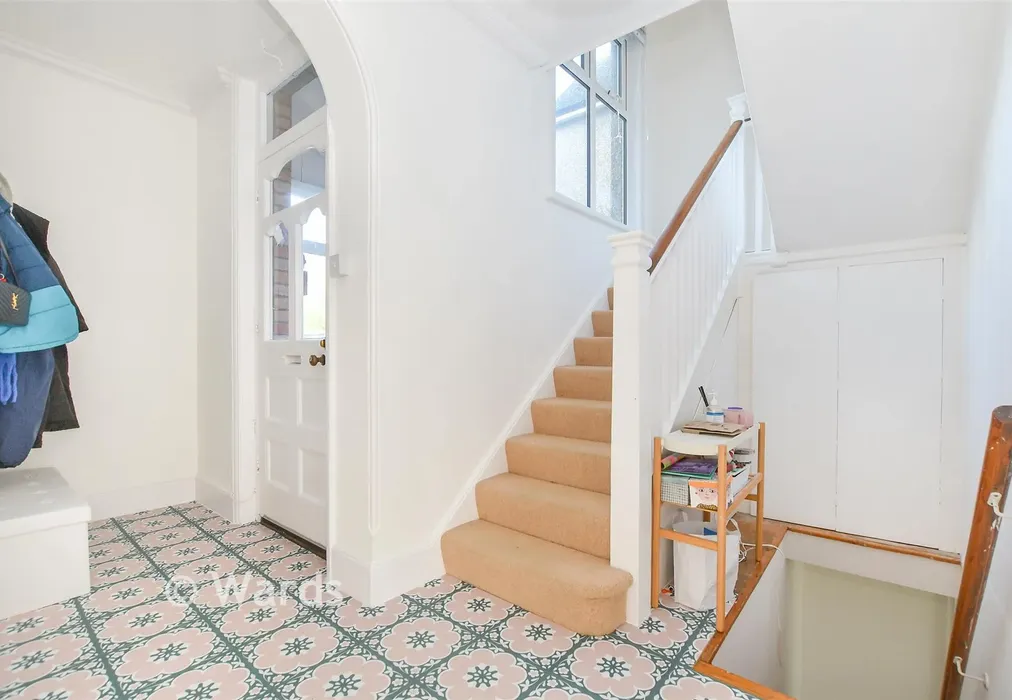 Entrance Hall - Seabrook Road, Hythe, Kent - Wards of Kent