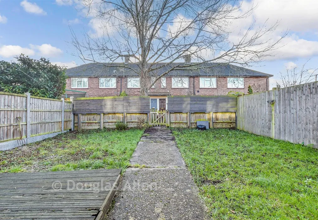 Communal Gardens - Rowan Green East, Brentwood, Essex - Wards of Kent