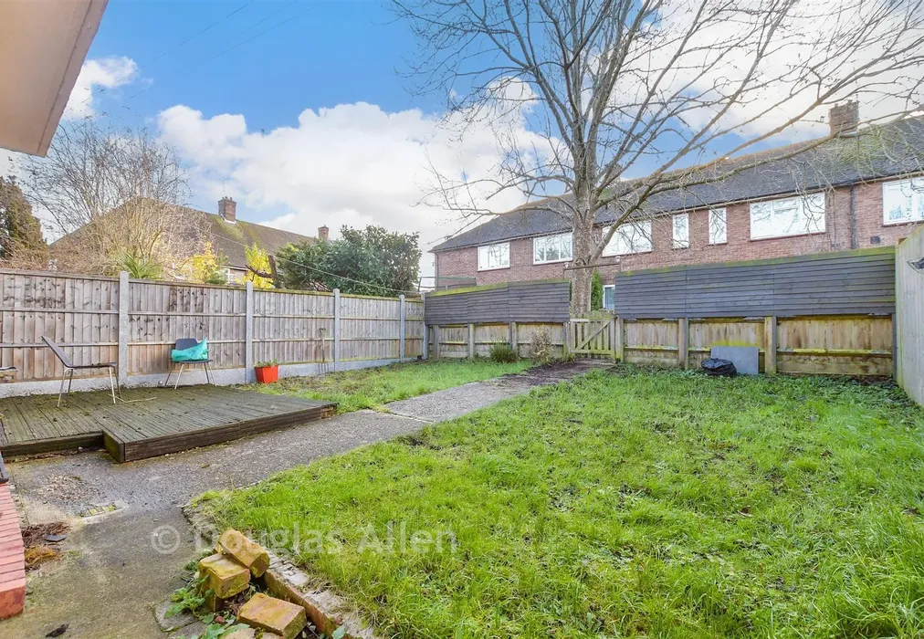 Communal Gardens - Rowan Green East, Brentwood, Essex - Wards of Kent