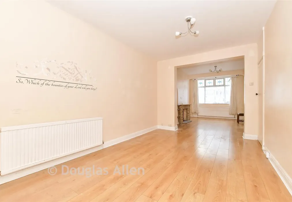 Family Area - Abercorn Gardens, Chadwell Heath, Essex - Wards of Kent