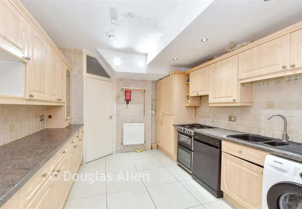 Kitchen - Abercorn Gardens, Chadwell Heath, Essex - Wards of Kent