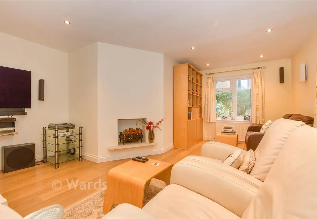 Lounge - The Street, Kingston, Canterbury, Kent - Wards of Kent