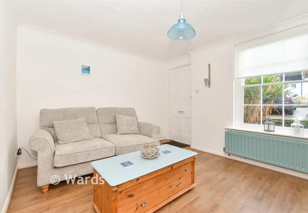 Lounge - Middle Wall, Whitstable, Kent - Wards of Kent