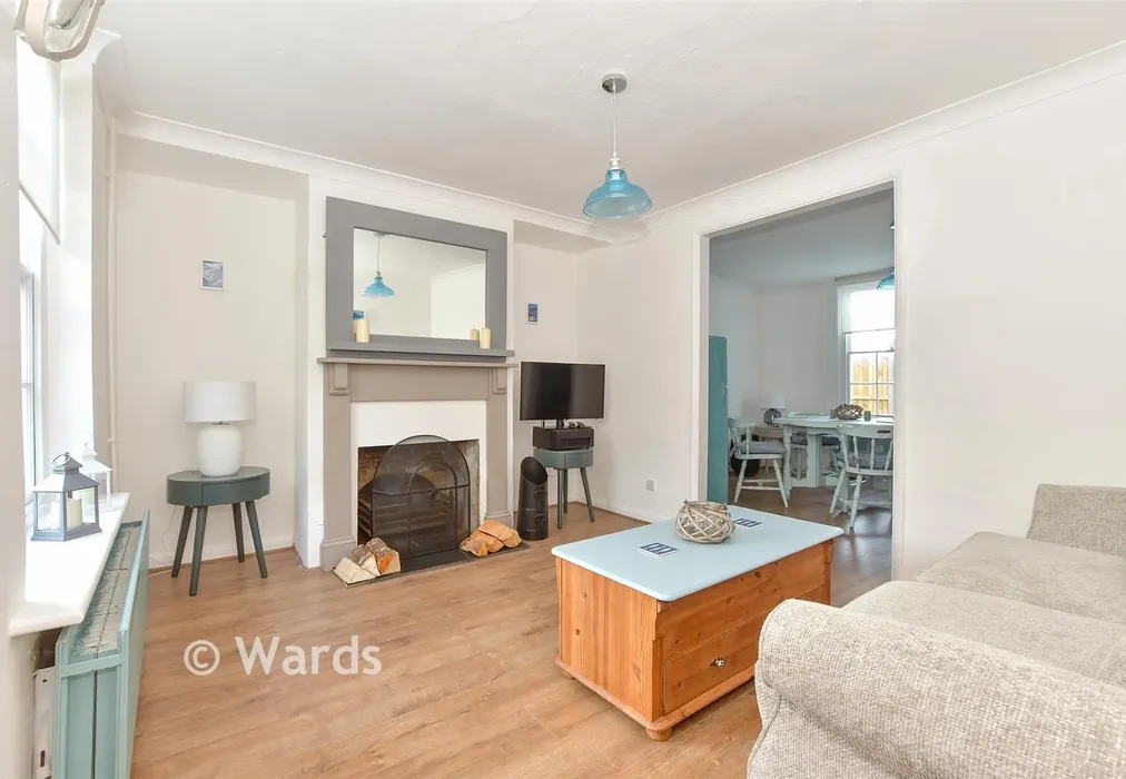 Lounge - Middle Wall, Whitstable, Kent - Wards of Kent