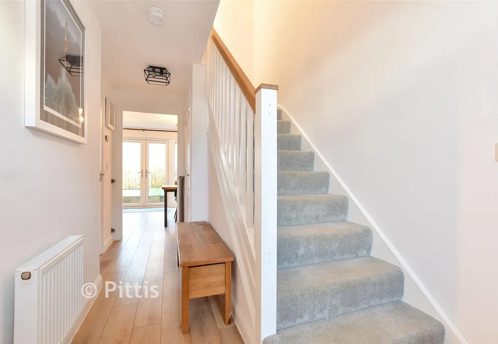 Internal Lifestyle Photograph - Angelica Grove, Newport, Isle of Wight - Wards of Kent