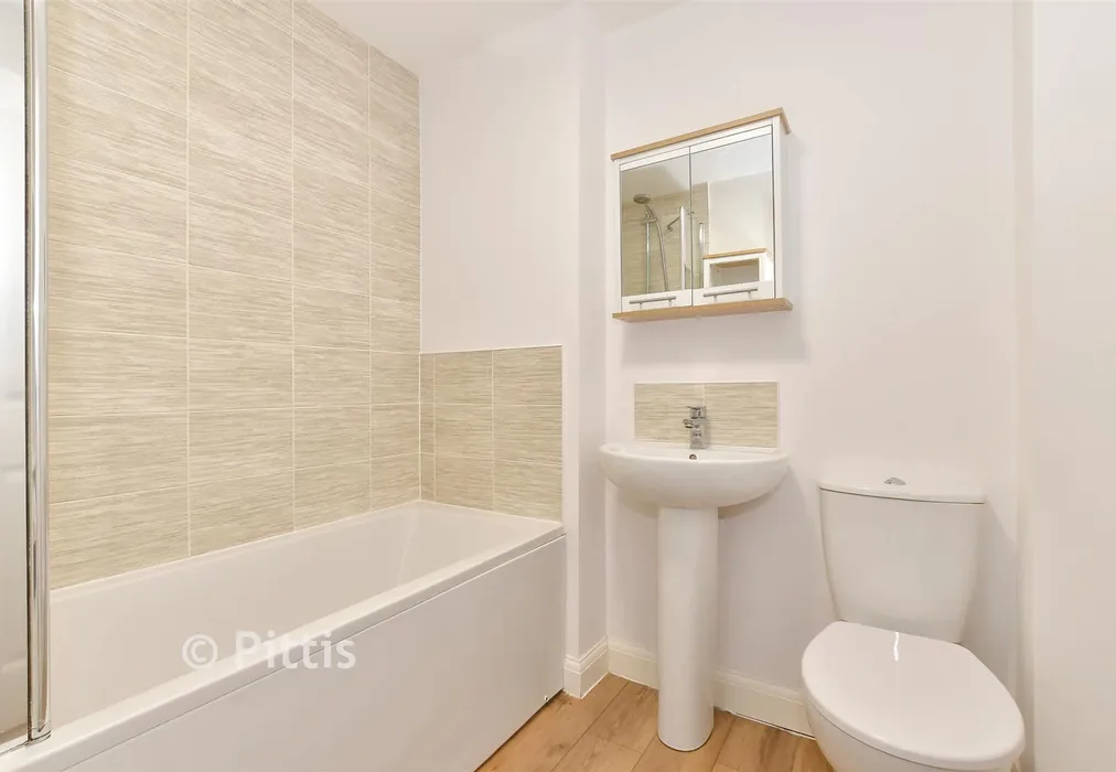 Bathroom - Angelica Grove, Newport, Isle of Wight - Wards of Kent