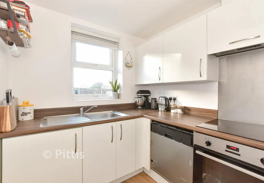 Kitchen - Angelica Grove, Newport, Isle of Wight - Wards of Kent