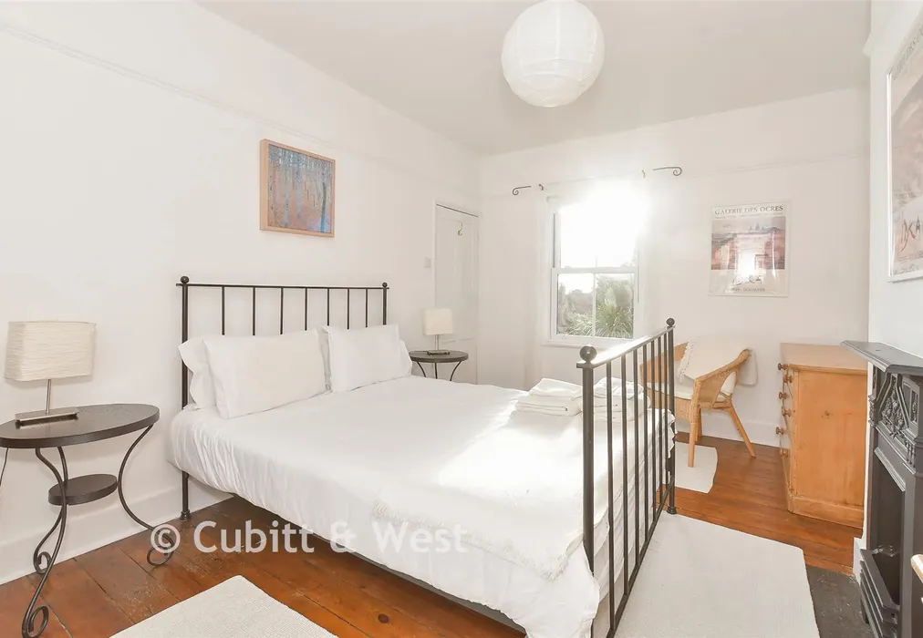 Bedroom 1 - Kirdford Road, Arundel, West Sussex - Wards of Kent