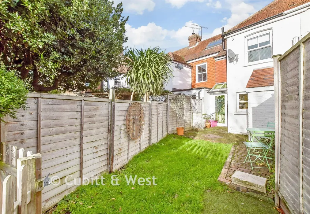 Rear Garden - Kirdford Road, Arundel, West Sussex - Wards of Kent