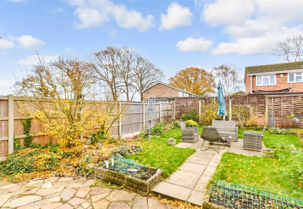 Rear Garden - Harptree Drive, Walderslade, Chatham, Kent - Wards of Kent
