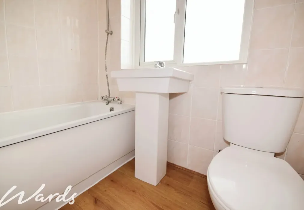 46943445-Bathroom - James Road Dartford DA1 - Wards of Kent