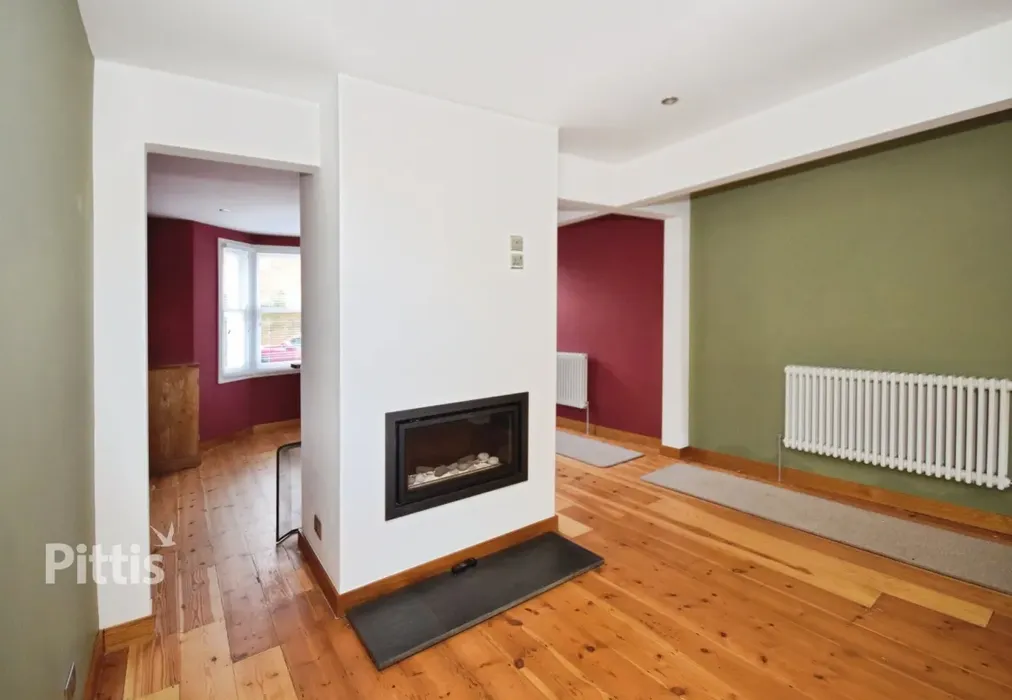 diner to kitchen - Ashton Terrace Cowes PO31 - Wards of Kent