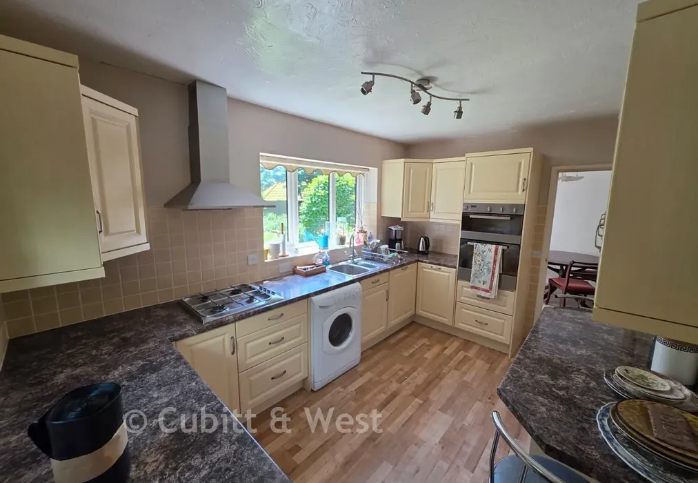 Kitchen - Haigh Crescent, Redhill, Surrey - Wards of Kent