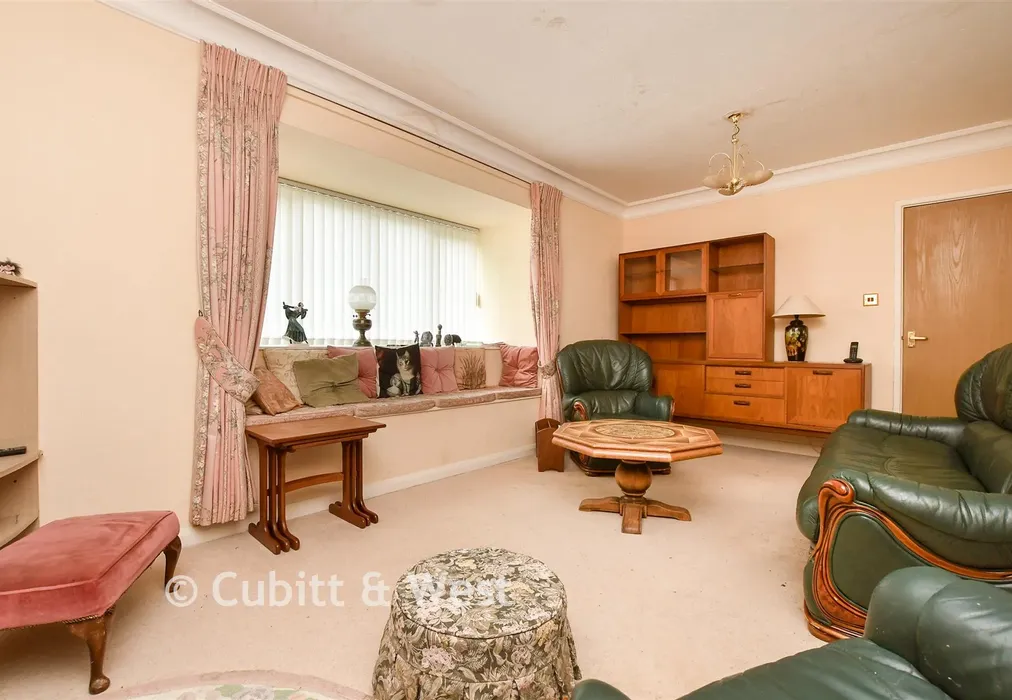 Living Room - Haigh Crescent, Redhill, Surrey - Wards of Kent