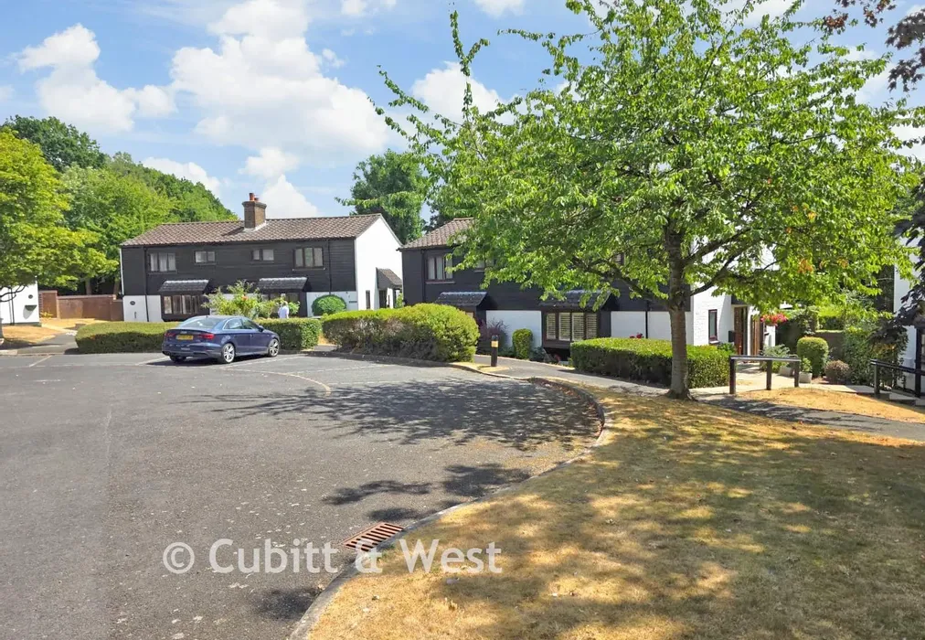 External Lifestyle - Haigh Crescent, Redhill, Surrey - Wards of Kent