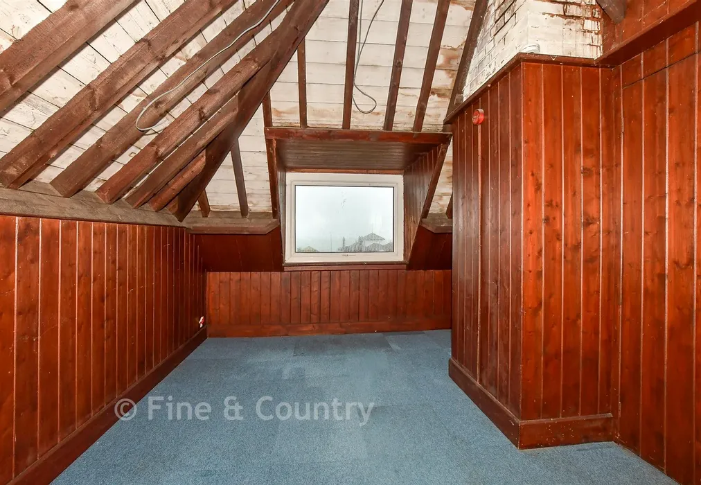 Dressing Room - Thanet Road, Westgate-On-Sea, Kent - Wards of Kent