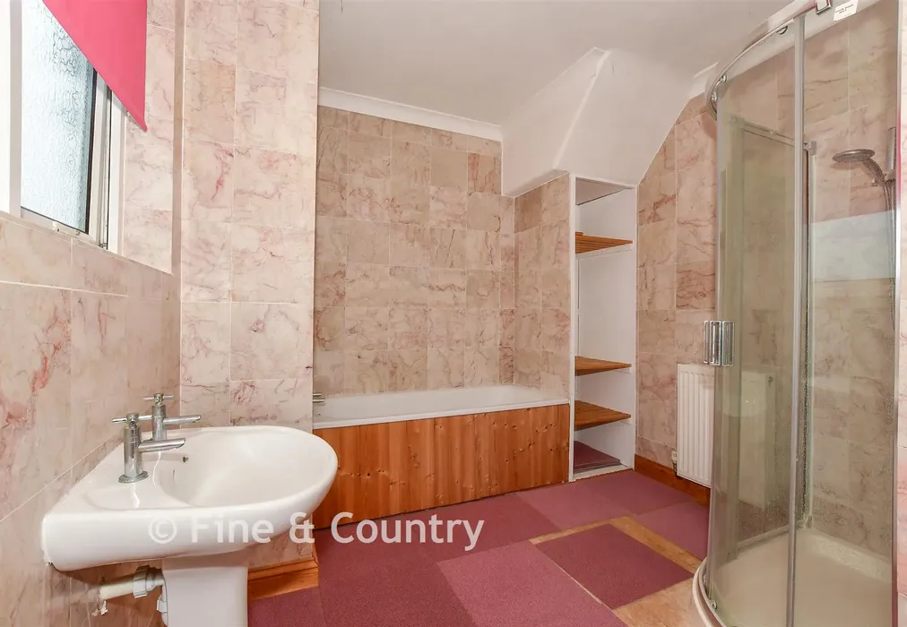 Bathroom - Thanet Road, Westgate-On-Sea, Kent - Wards of Kent