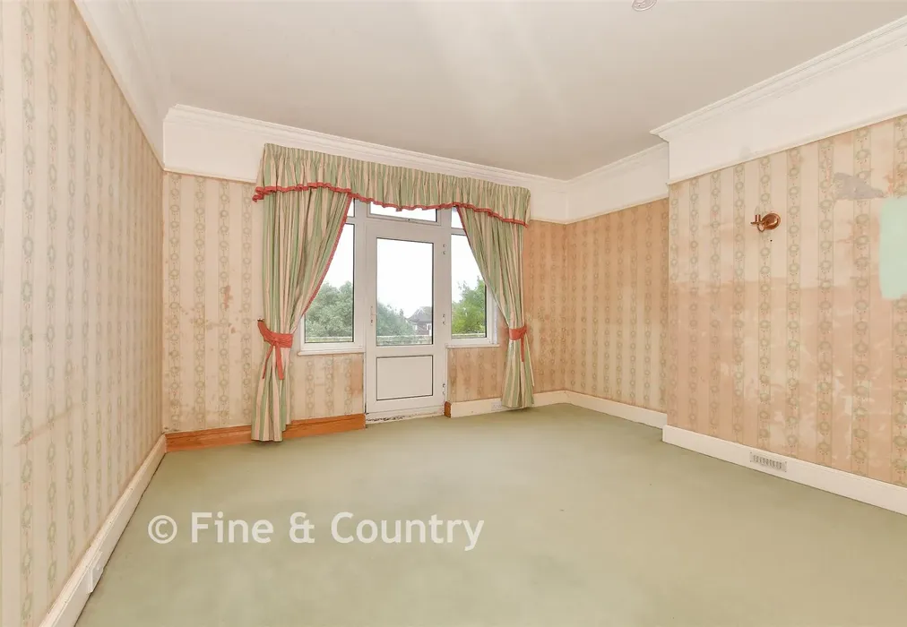 Bedroom 1 - Thanet Road, Westgate-On-Sea, Kent - Wards of Kent