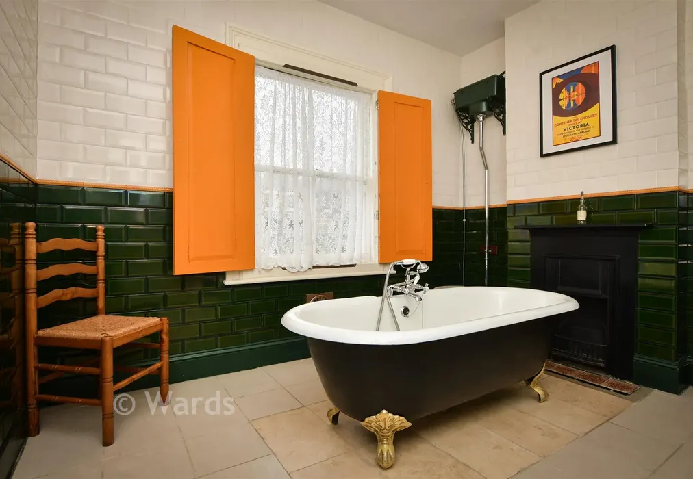 Bathroom - Roxburgh Road, Westgate-On-Sea, Kent - Wards of Kent
