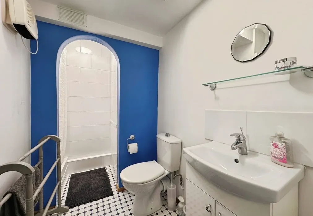 Harbour towers sh... - Hertford Street Ramsgate CT11 - Wards of Kent