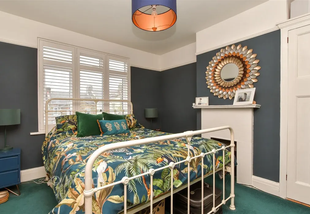 Bedroom 2 - Arthur Road, Rochester, Medway - Wards of Kent