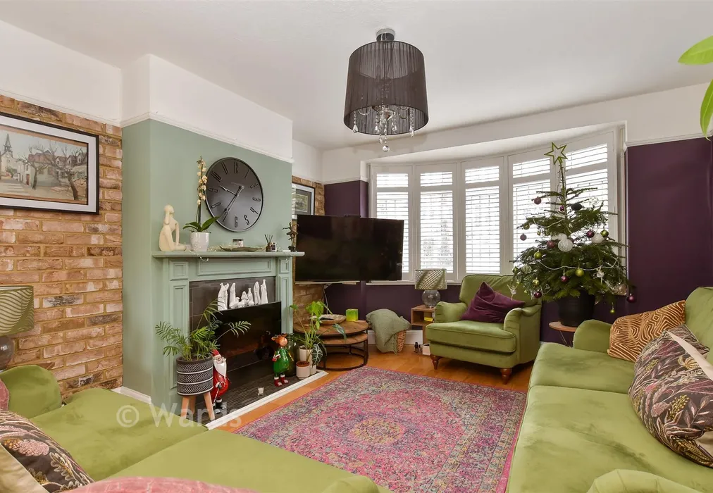 Lounge - Arthur Road, Rochester, Medway - Wards of Kent