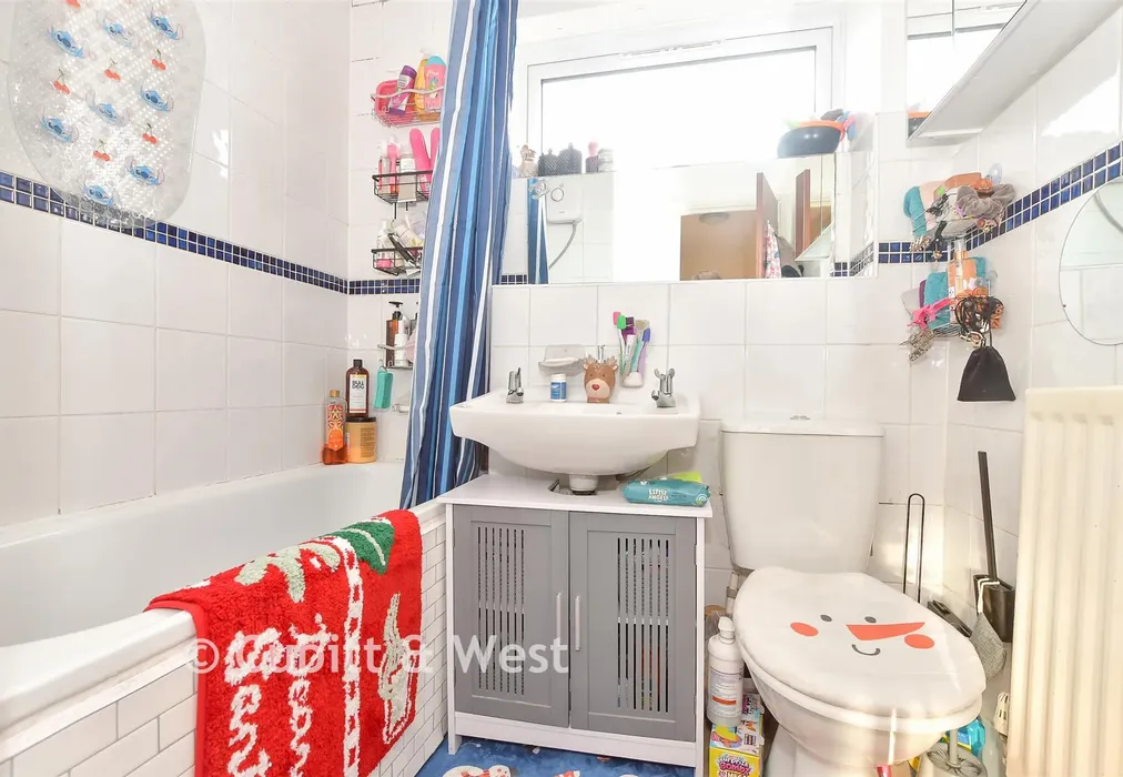 Bathroom - East Park, Crawley, West Sussex - Wards of Kent