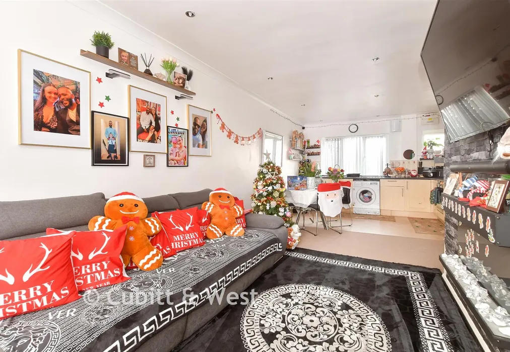 Lounge/ Kitchen/ Diner - East Park, Crawley, West Sussex - Wards of Kent