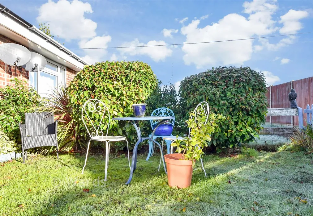 Front Garden - Lower Road, Staple, Canterbury, Kent - Wards of Kent
