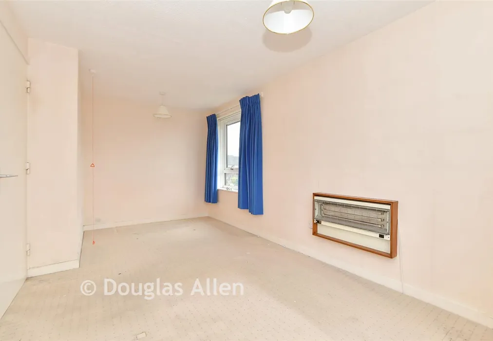 Lounge/Diner - Mungo Park Road, Rainham, Essex - Wards of Kent