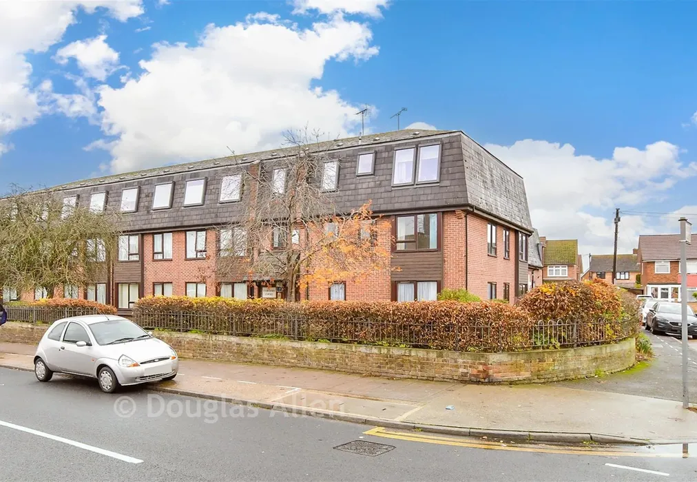 External Brochure - Mungo Park Road, Rainham, Essex - Wards of Kent