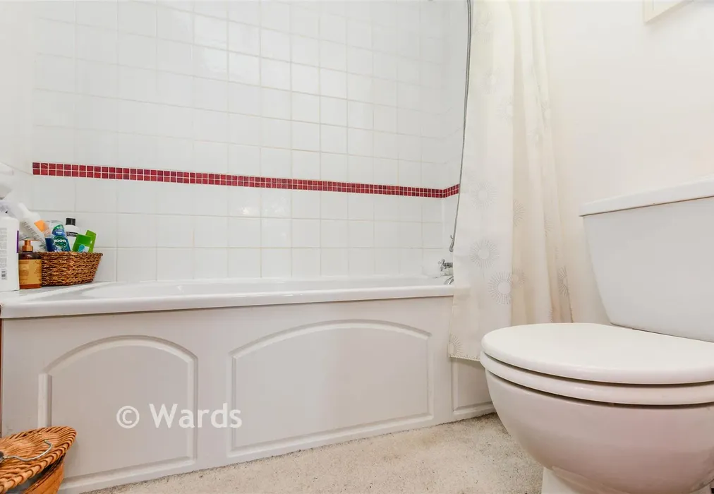 En-Suite Bathroom - Briar Fields, Weavering, Maidstone, Kent - Wards of Kent