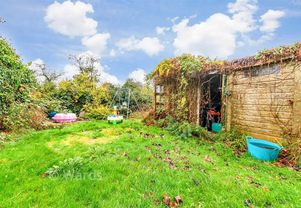 Rear Garden - Linwood Avenue, Rochester, Kent - Wards of Kent