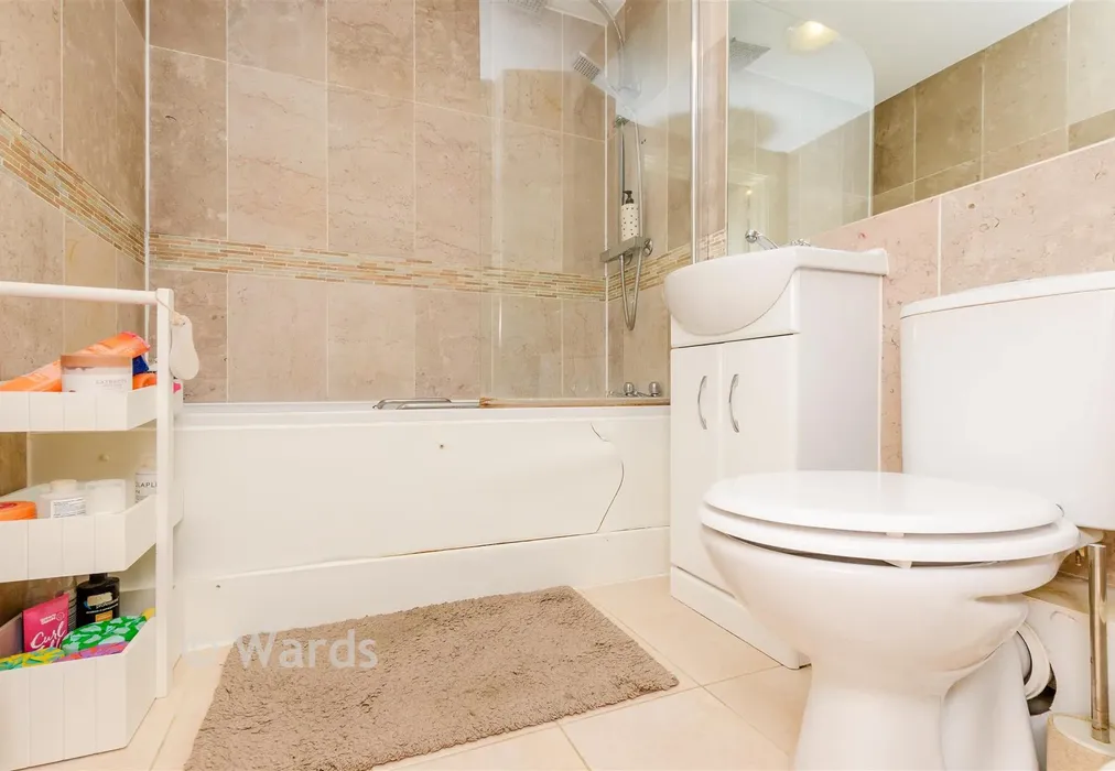 Bathroom - Cameron Drive, Dartford, Kent - Wards of Kent