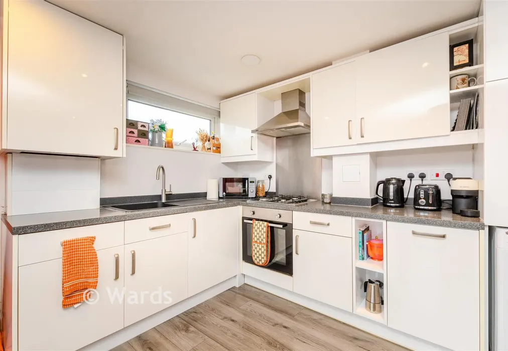 Kitchen - Cameron Drive, Dartford, Kent - Wards of Kent