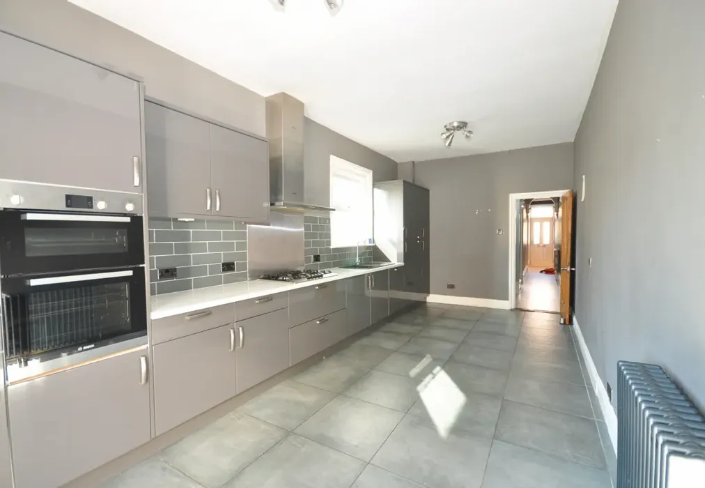 DSC_5301 - Lawrence Road Southsea PO5 - Wards of Kent