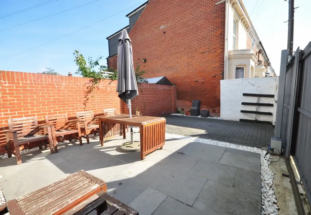 DSC_5303 - Lawrence Road Southsea PO5 - Wards of Kent