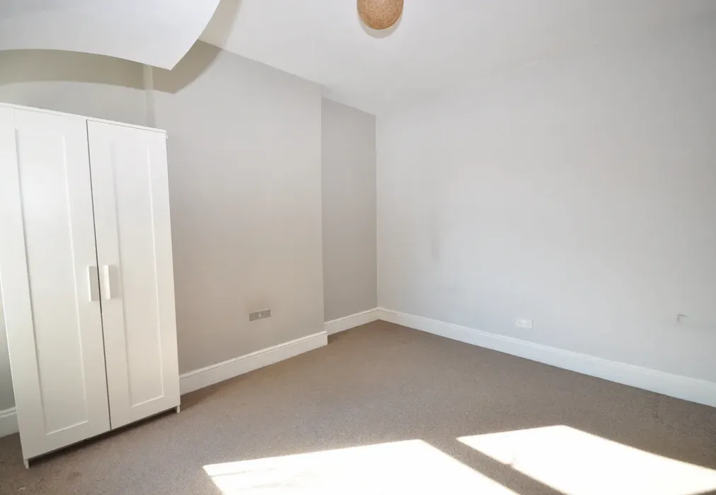 DSC_5307 - Lawrence Road Southsea PO5 - Wards of Kent