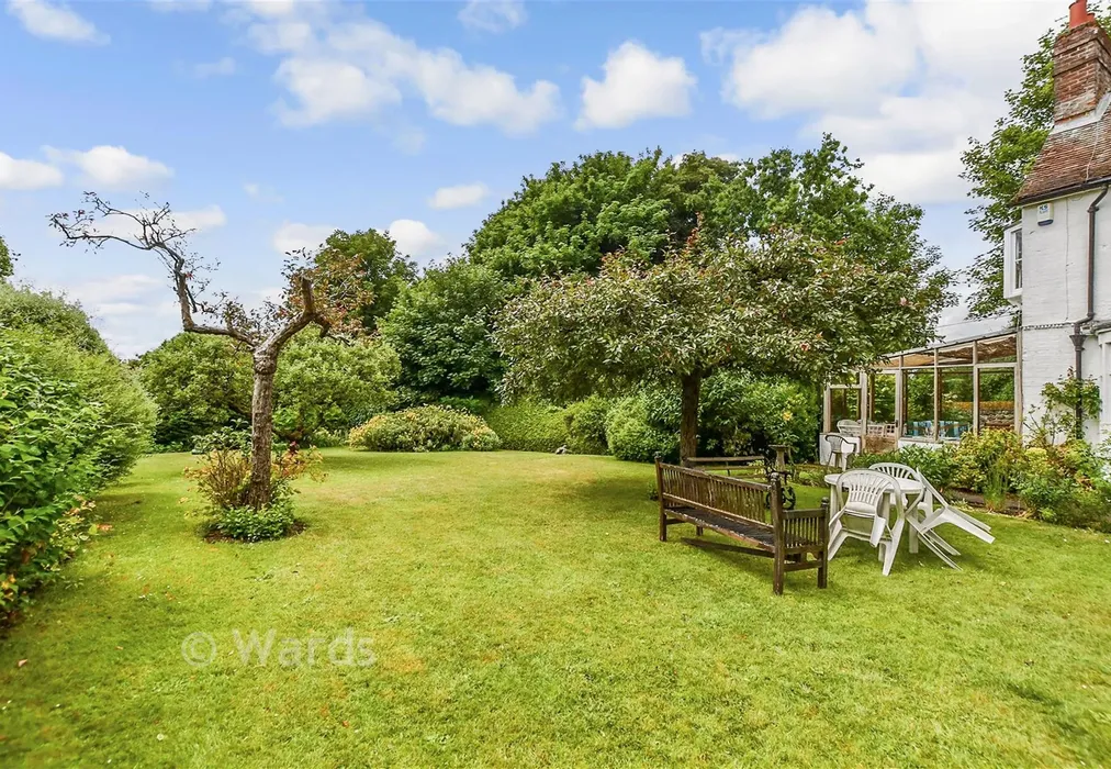 Garden - Chart Road, Sutton Valence, Kent - Wards of Kent