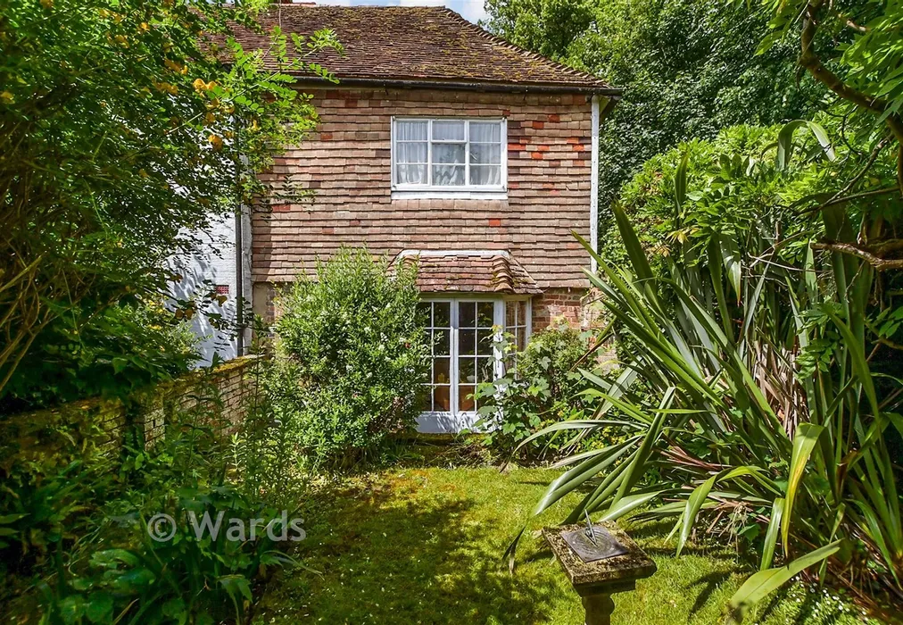 Front Cottage - Chart Road, Sutton Valence, Kent - Wards of Kent