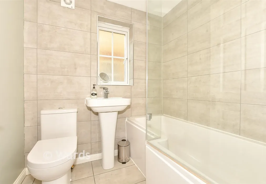 Bathroom - Brindle Grove, Ramsgate, Kent - Wards of Kent